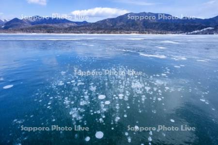 糠平湖のアイスバブル
