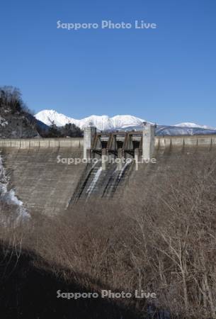糠平ダムと大雪山