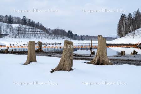 早春の朱鞠内湖