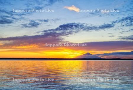 パンケ沼と利尻島の夕景