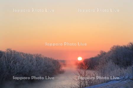 釧路川と日の出