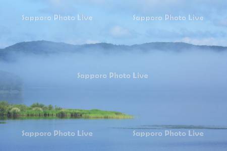 朝霧の塘路湖
