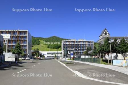 北の峰通と富良野スキー場