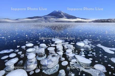 阿寒湖のアイスバブル