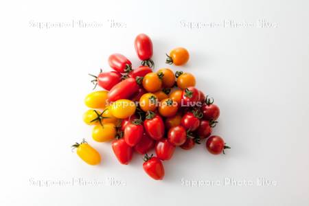 カラフルなミニトマト