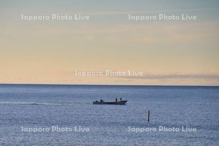 津軽海峡の漁船