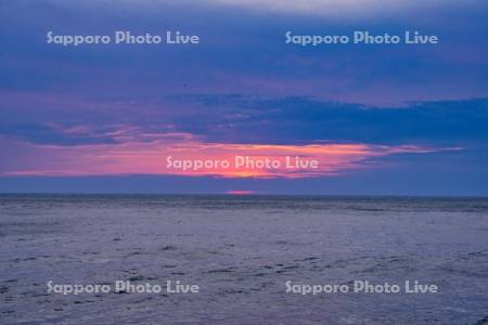 雄冬岬より日本海の夕日