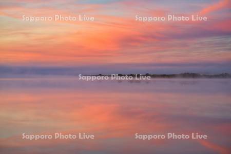 ウトナイ湖の夜明け