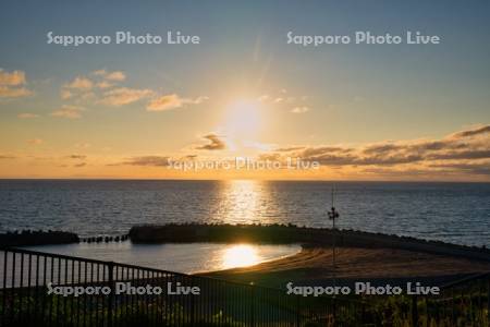 厚田ビーチと夕日