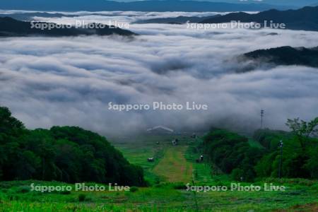 かもい岳国際スキー場と雲海