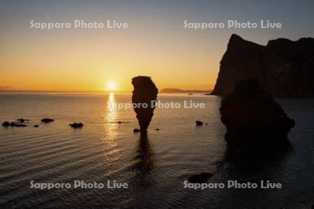 日の出とえびす岩・大黒岩