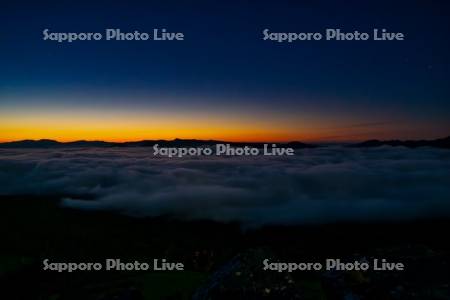 屈斜路湖の雲海と夜明け