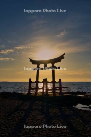 金比羅神社と夕日