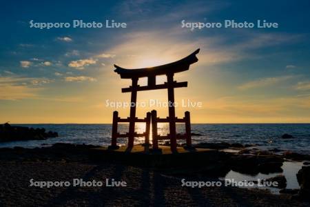 金比羅神社と夕日