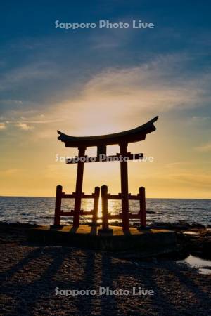 金比羅神社と夕日