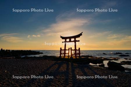 金比羅神社と夕日