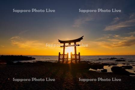 金比羅神社と夕日