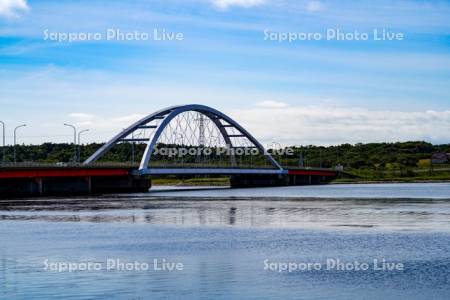 温根沼大橋と根室湾