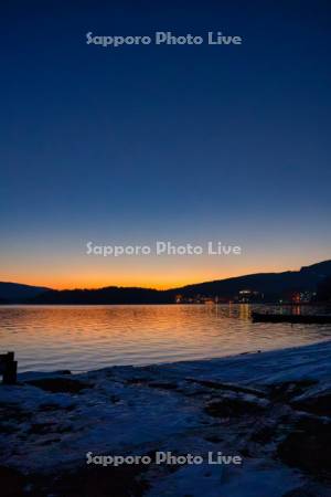 阿寒湖の朝焼け