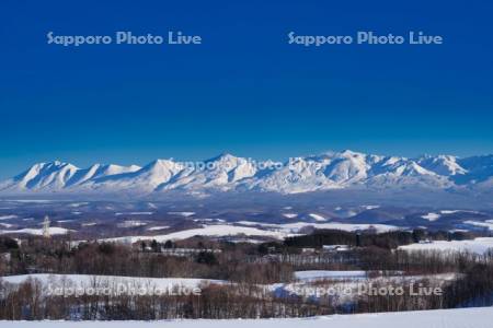 深山峠と十勝岳連峰