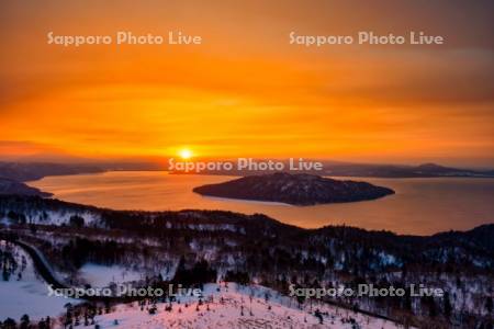 美幌峠より屈斜路湖の日の出