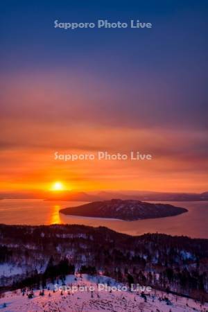 美幌峠より屈斜路湖の日の出