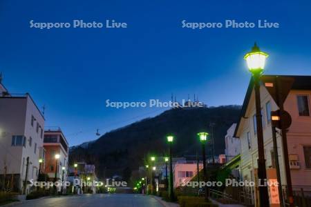 八幡坂と函館山夜景