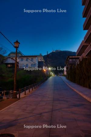 日和坂と函館山夜景