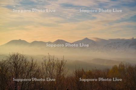 深山峠より十勝岳連峰