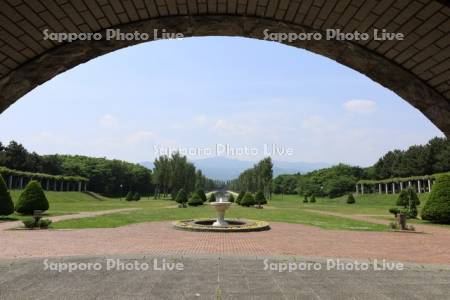 前田森林公園　サンクガーデンと手稲山