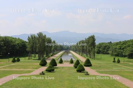 前田森林公園　サンクガーデンと手稲山
