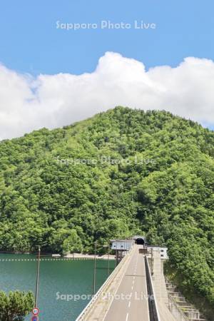 定山渓ダムと時雨トンネル