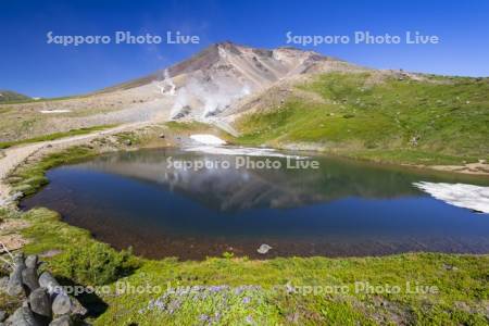 大雪山旭岳と姿見の池