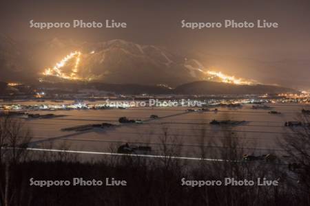 富良野スキー場と富良野盆地の夜景