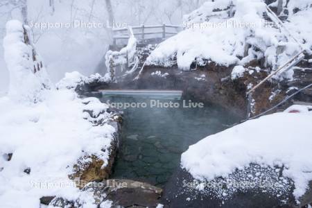 雪の中吹上露天の湯温泉