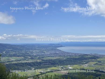 有珠山火口原展望台より内浦湾と伊達市街